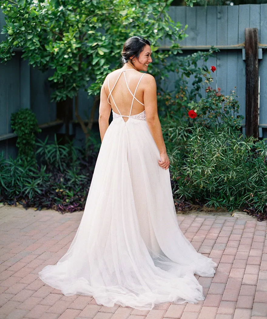 Lace Backless Spaghetti Strap Beach Wedding Dress