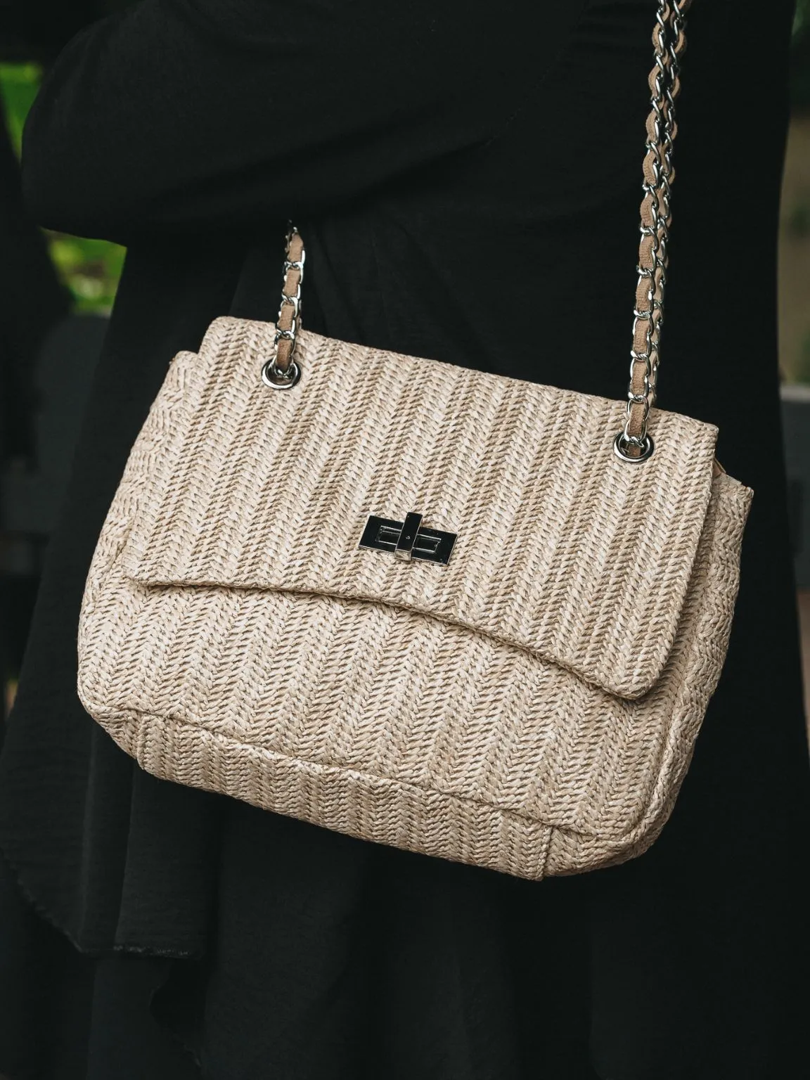 Chic Twist Lock Woven Bag