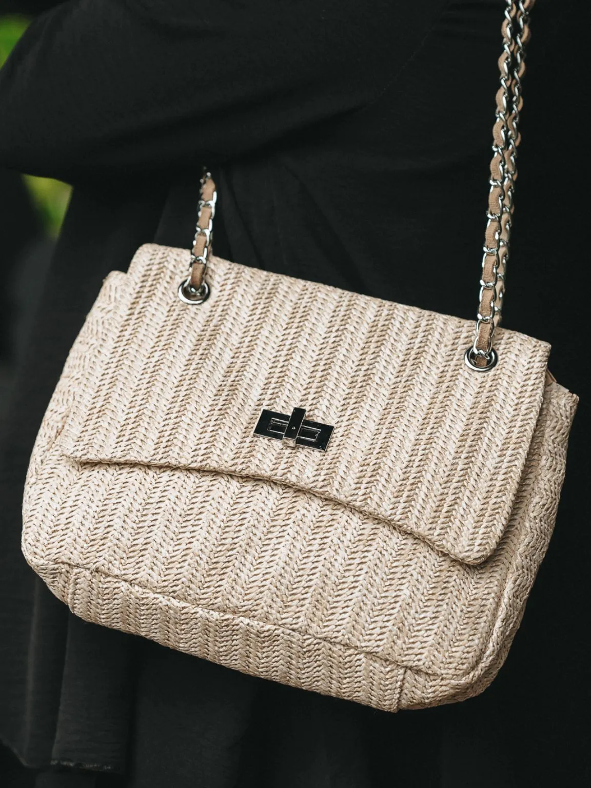 Chic Twist Lock Woven Bag