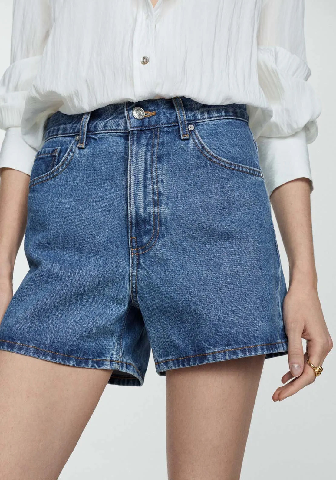 Denim shorts high-rise