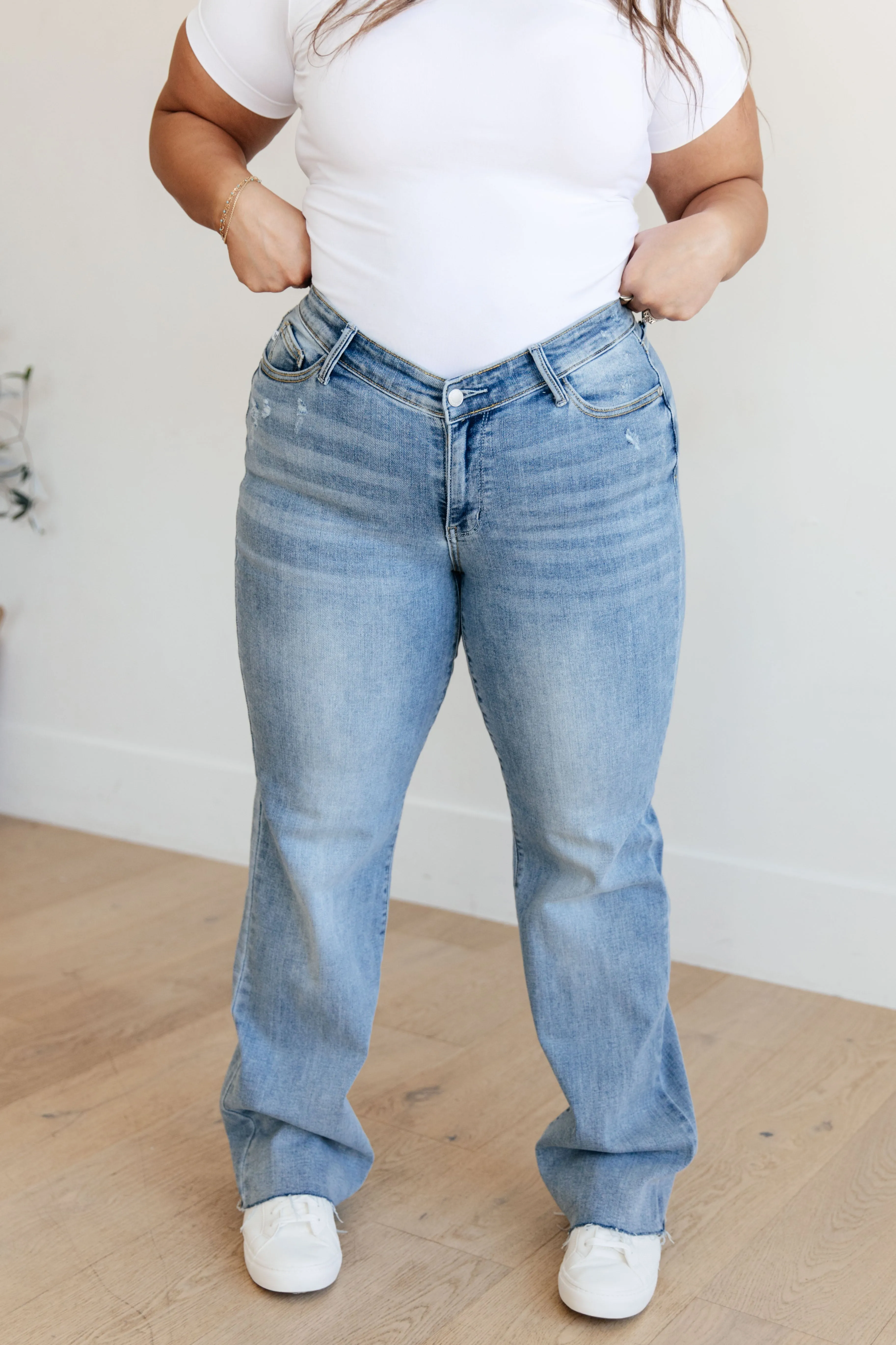 High Rise V Front Waistband Mildred Straight Jeans